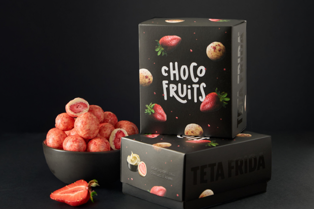premium Choco fruits Cele jagode v beli čokoladi s kremo