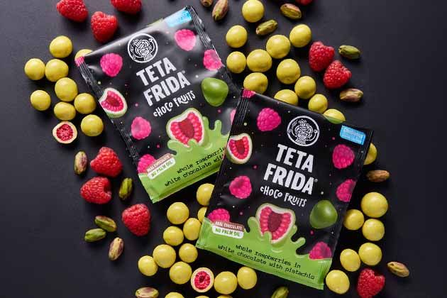 Choco fruits Cele maline v beli čokoladi s pistacijo