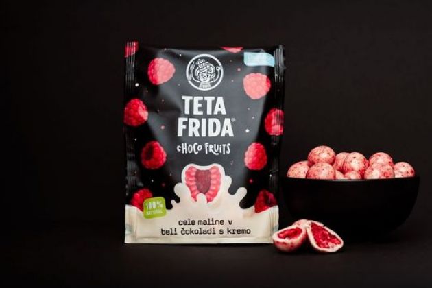 Choco fruits Cele maline v beli čokoladi s kremo