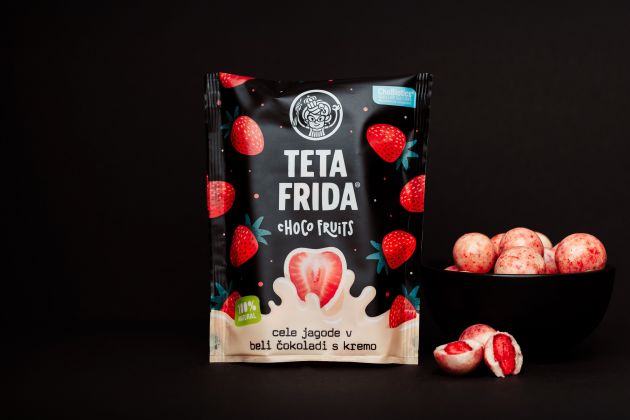 Choco fruits Cele jagode v beli čokoladi s kremo