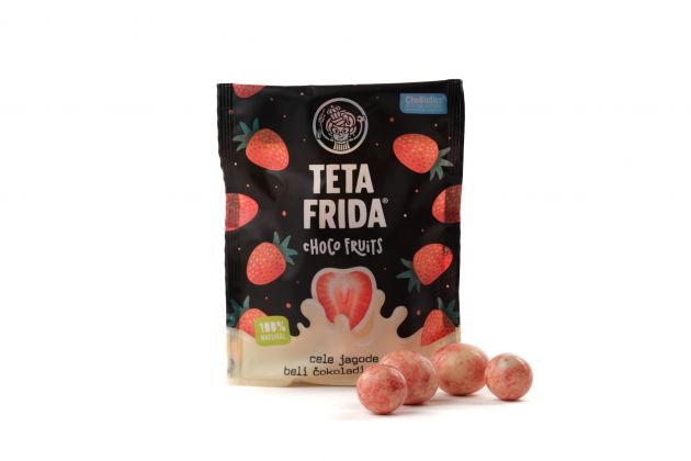 Choco fruits Cele jagode v beli čokoladi s kremo