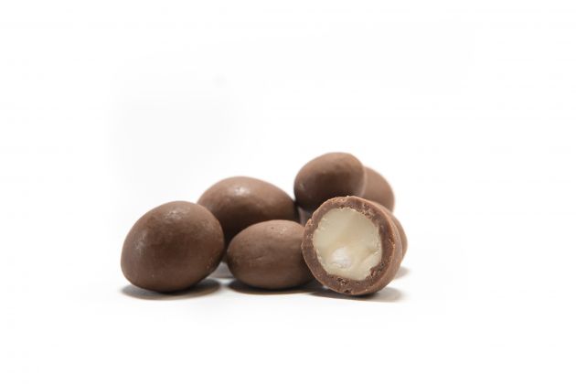 Čok'n'nuts - Trčena makadamija v mlečni čokoladi z medom