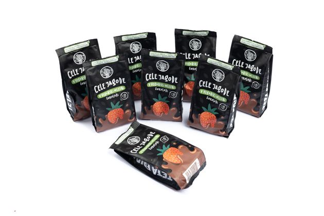Cele jagode v veganski čokoladi paket 7+1 gratis